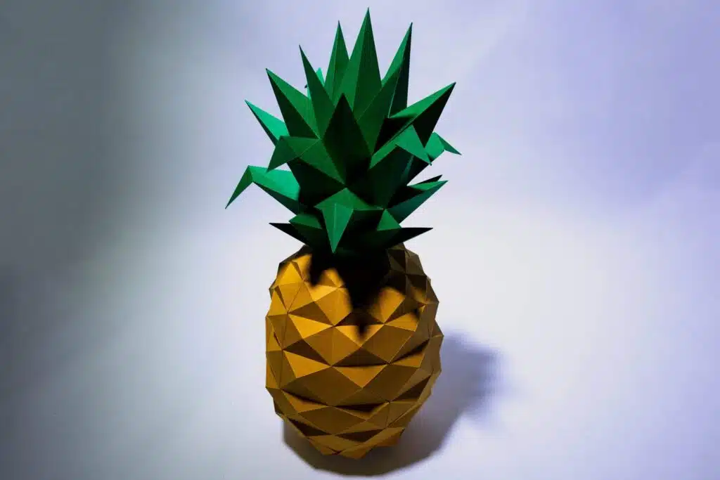 Papercraft de abacaxi em origami 3D