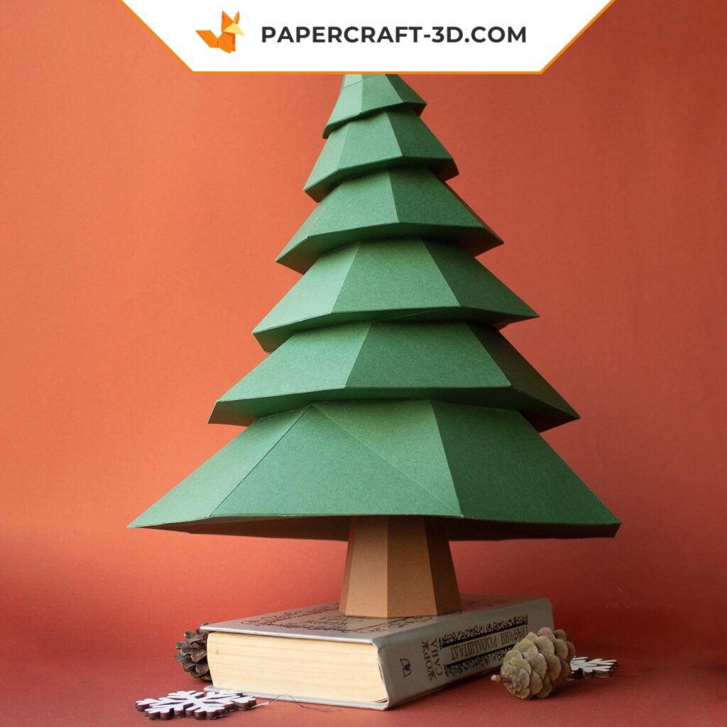 Papercraft Christmas tree in origami
