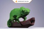 Papercraft chameleon in 3D origami