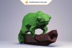 Papercraft chameleon in 3D origami