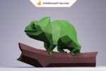 Papercraft chameleon in 3D origami