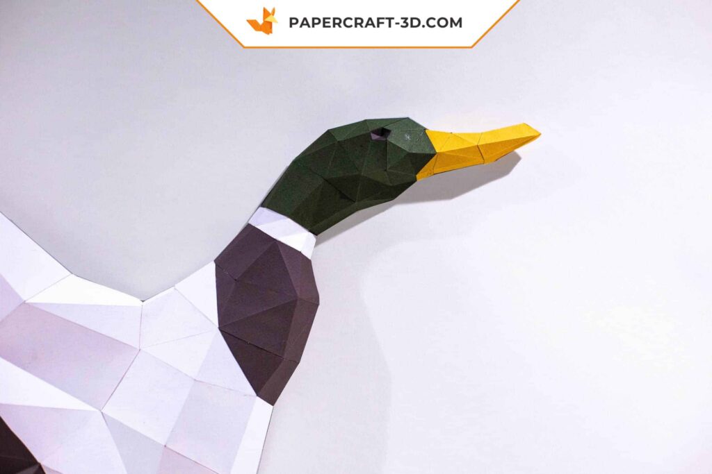 Papercraft de pato-real em origami