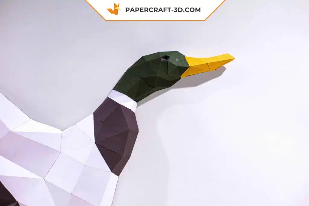 Papercraft de pato-real em origami