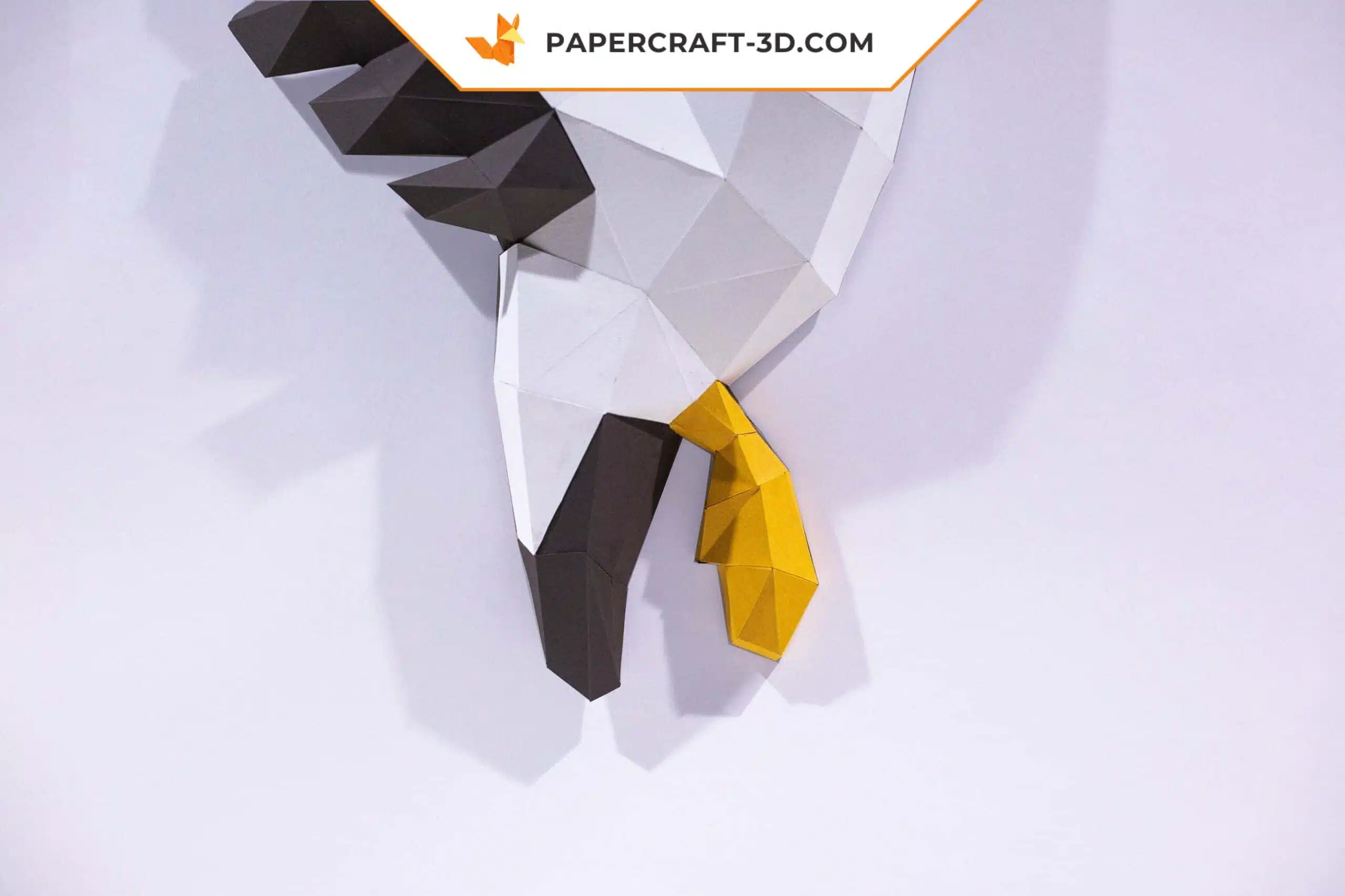 Papercraft de pato-real em origami, vista traseira