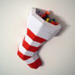 Papercraft de meia de Natal em origami 3D