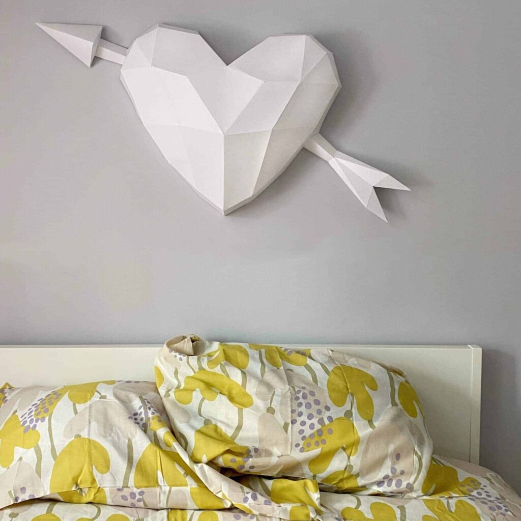 Papercraft Cupid heart wall origami 3D