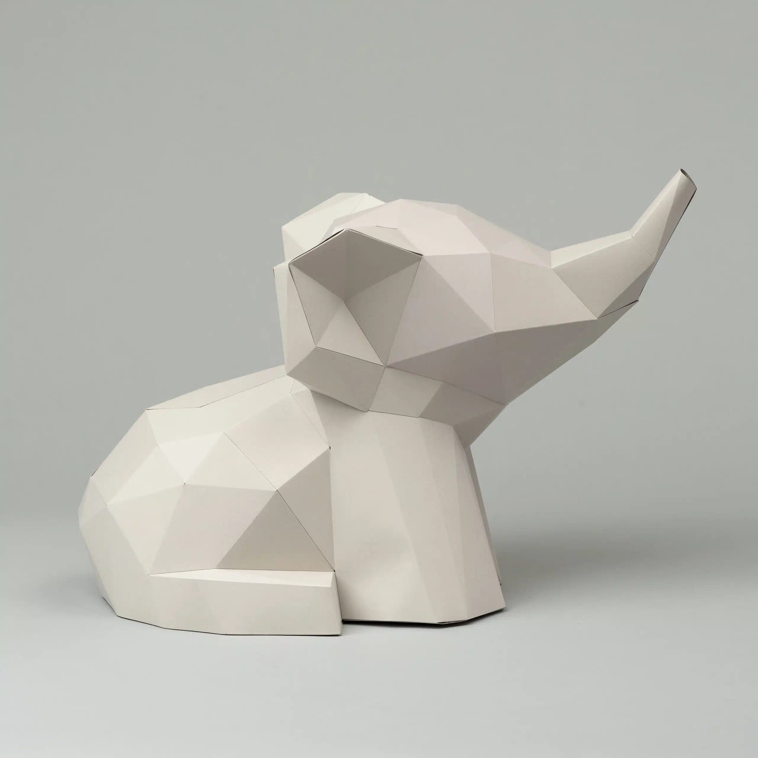 Papercraft baby elephant in origami 3D