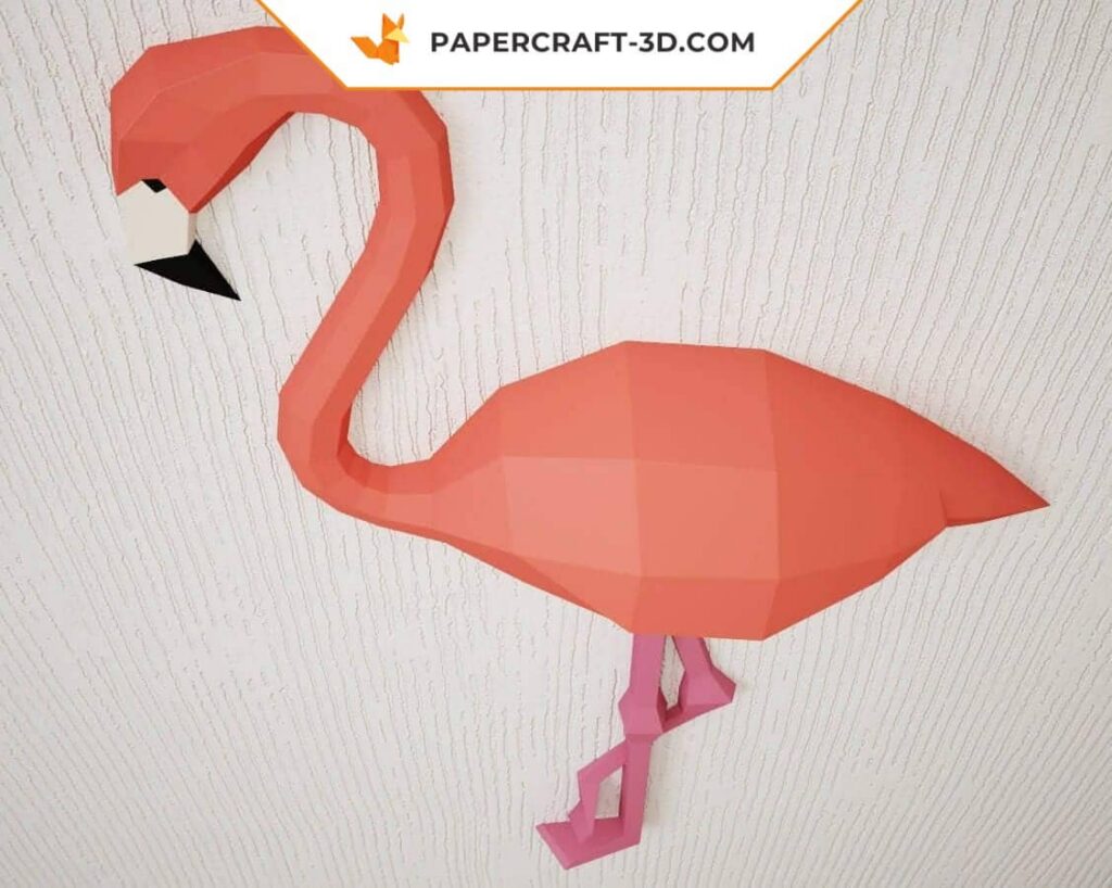 Papercraft de flamingo rosa inteiro mural em origami 3D