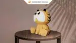 Papercraft de petit chat orange à gros yeux en origami 3D