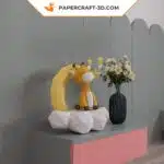 Papercraft giraffa addormentata sulla luna, modello in carta 3D, vista 5