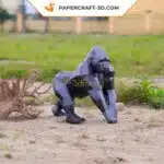 Papercraft de gorila gris a cuatro patas en origami 3D
