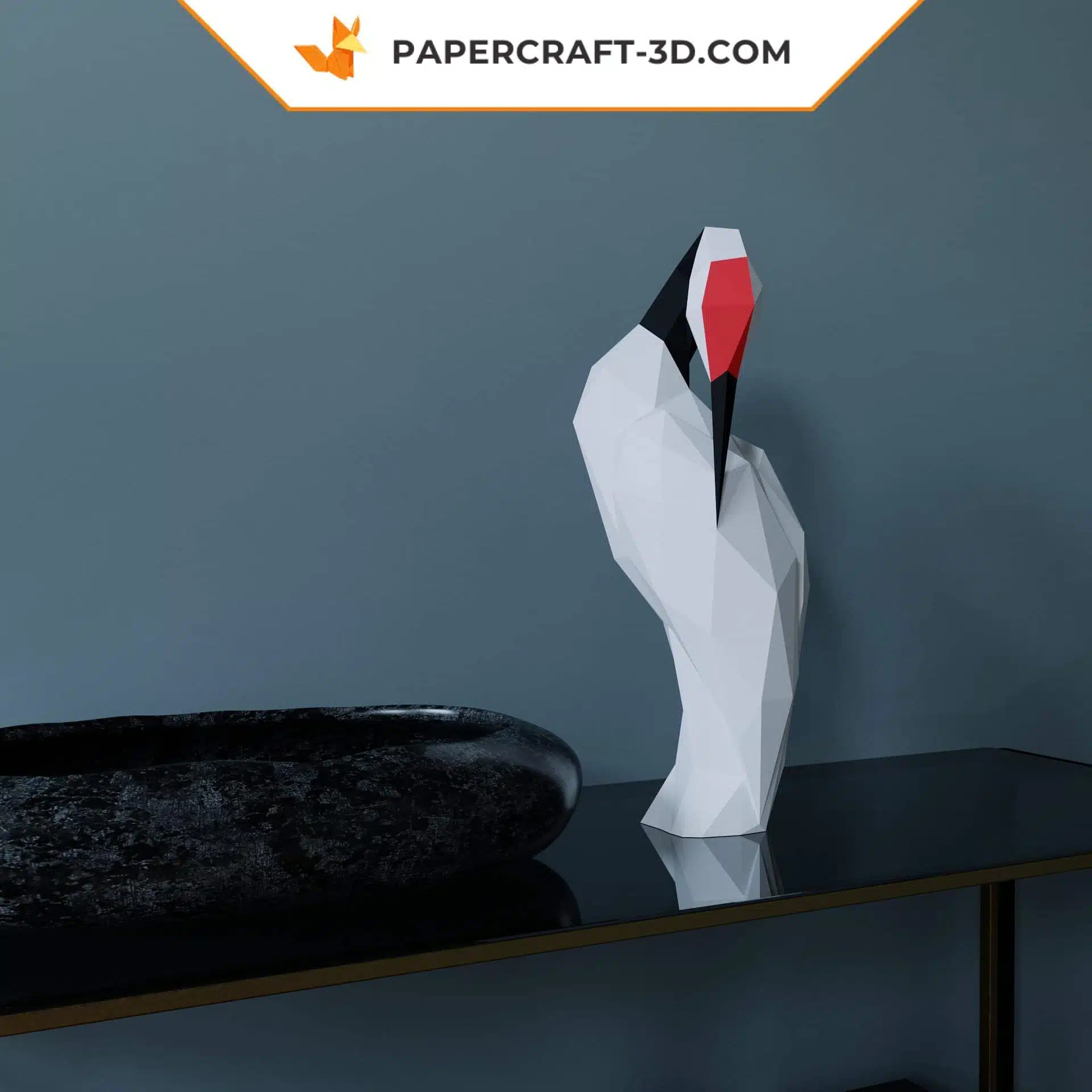 Papercraft de grou-coroada-vermelha em origami, vista traseira