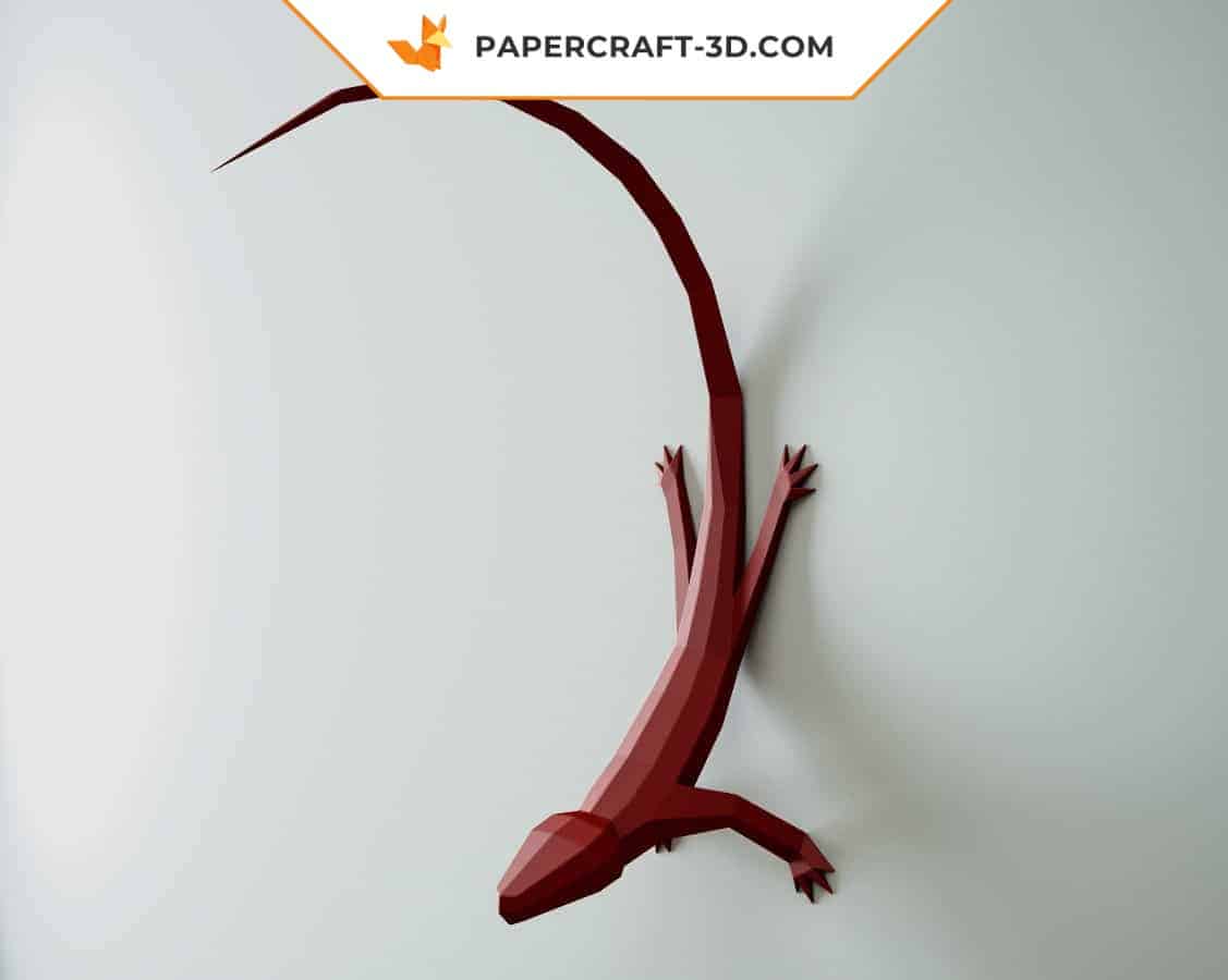 Papercraft lizard in origami