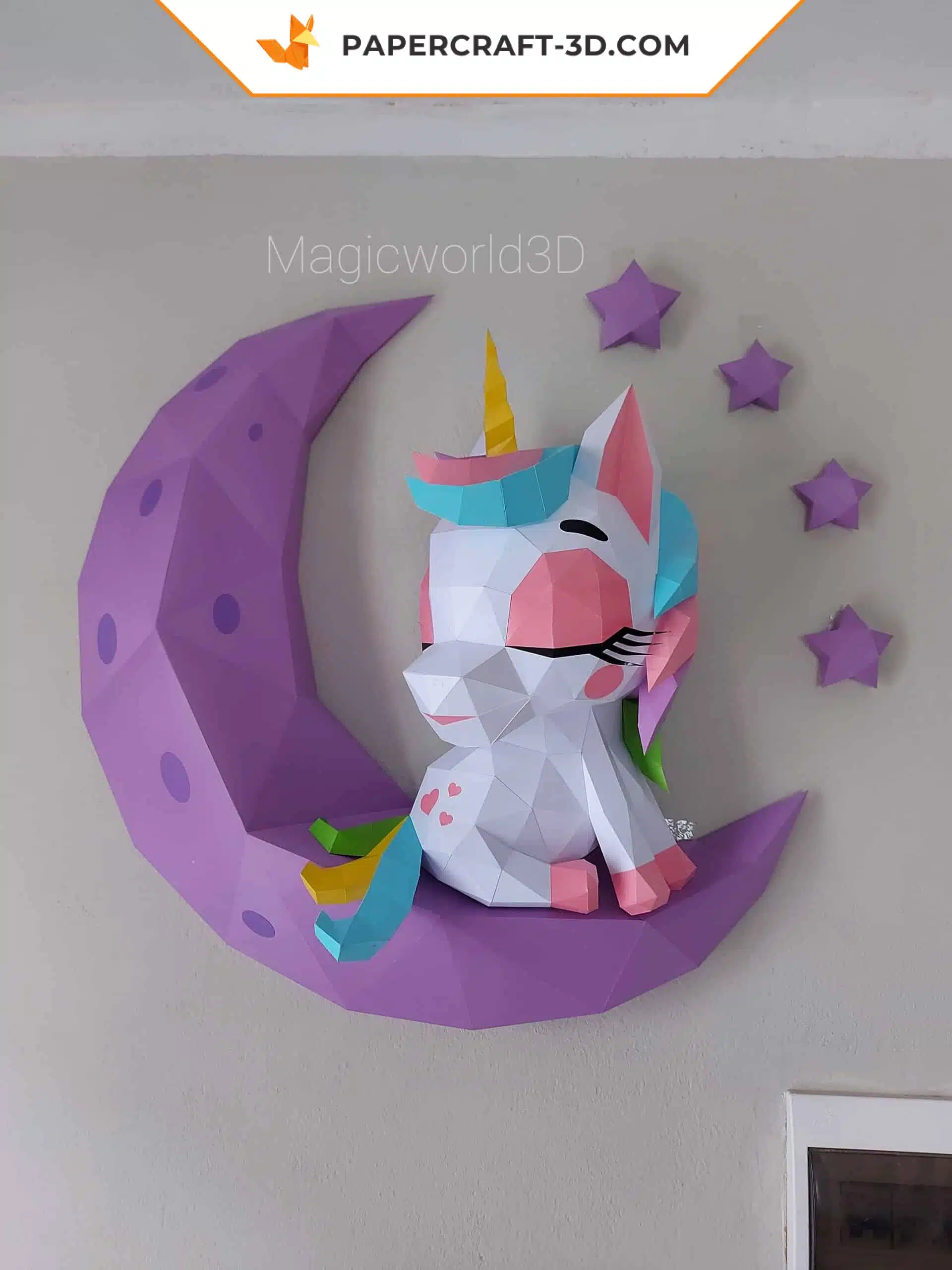 Papercraft licorne bébé sur la lune en origami papier 3D