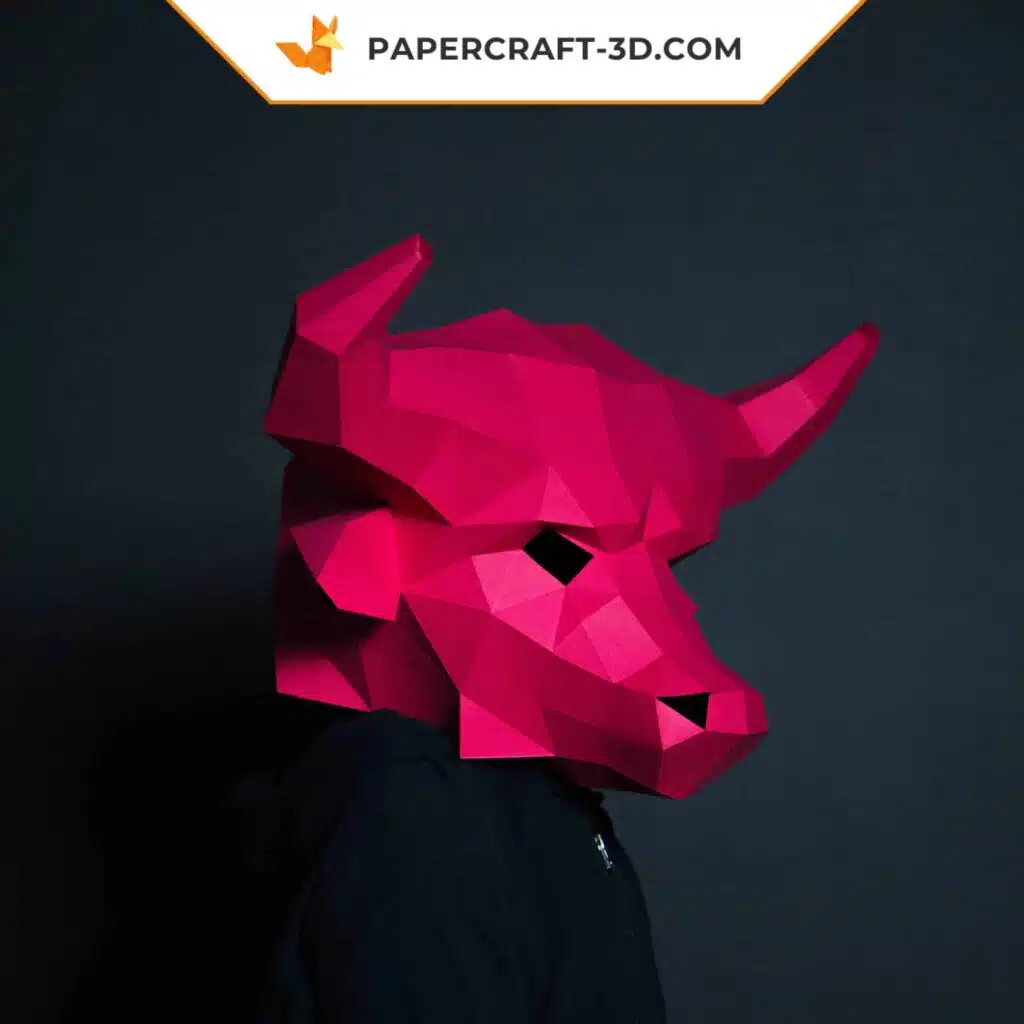 Papercraft de máscara de toro rosa en origami 3D
