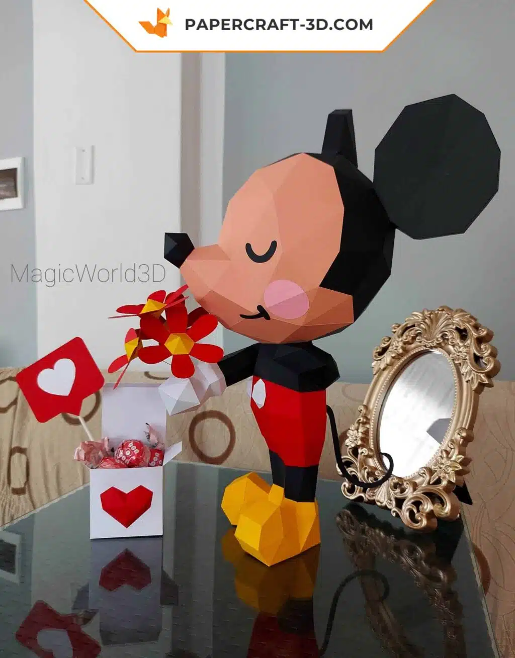 Papercraft Mickey Mouse Love pour la Saint-Valentin en origami papier 3D, weergave 2