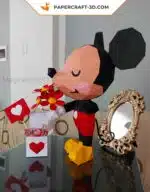 Papercraft Mickey Mouse Love pour la Saint-Valentin en origami papier 3D, weergave 2