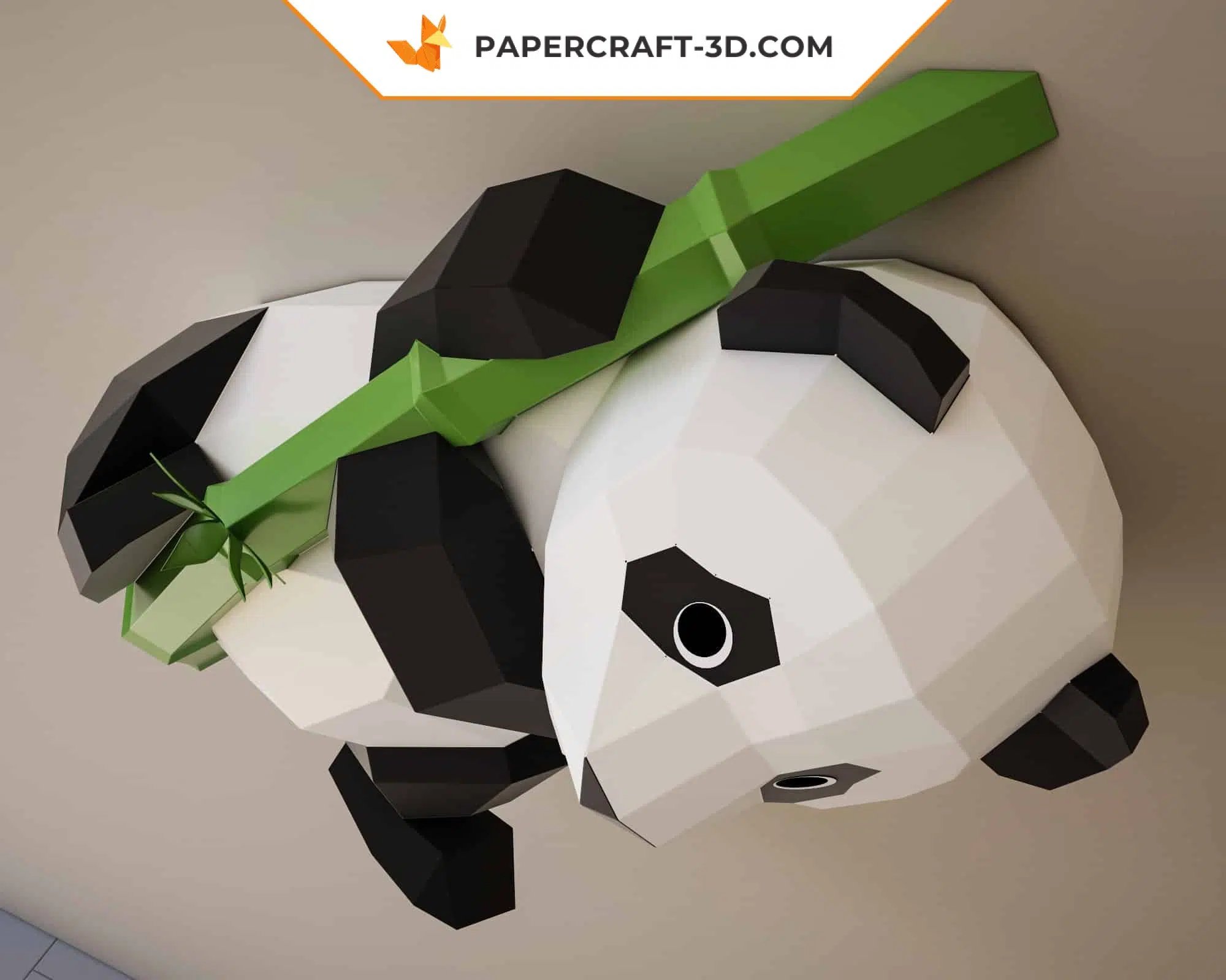 Papercraft panda murale su bambù in origami 3D, montato