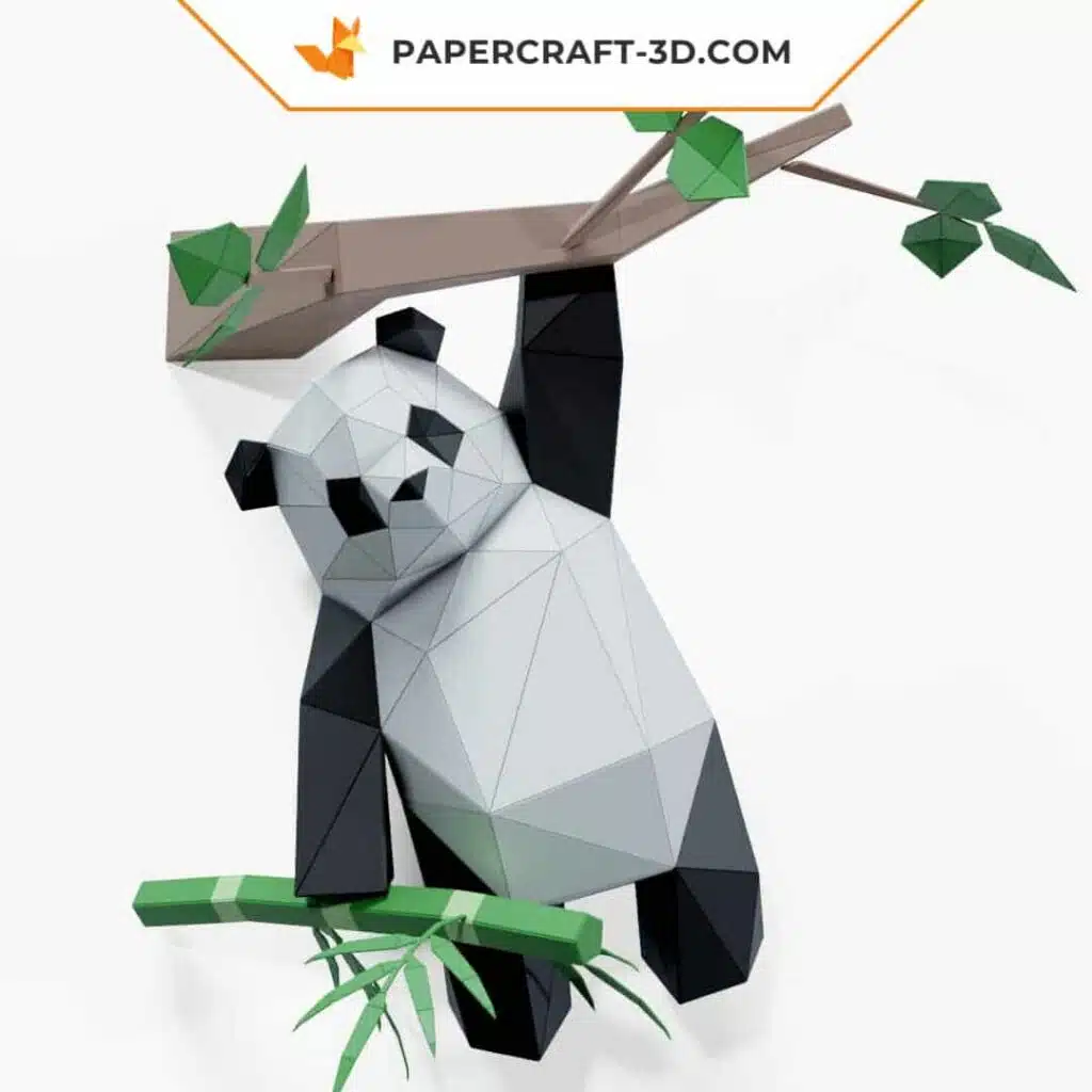 Papercraft de panda trepando a su rama en origami 3D