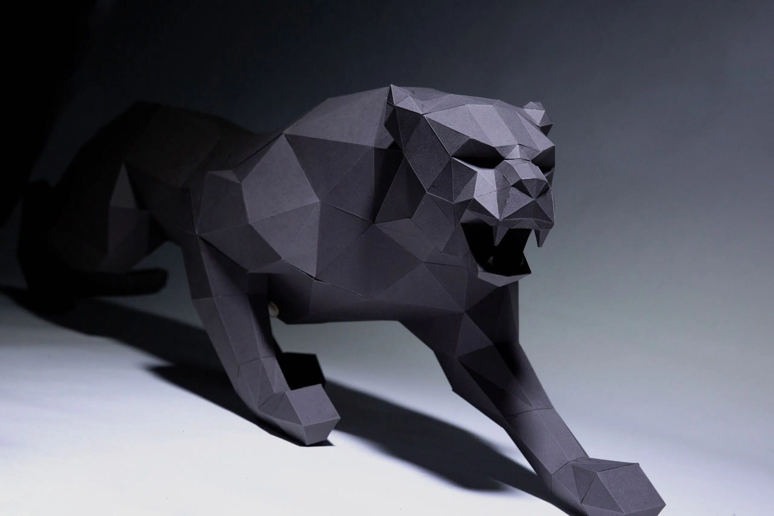 Papercraft panthère noire en colère origami papier 3D