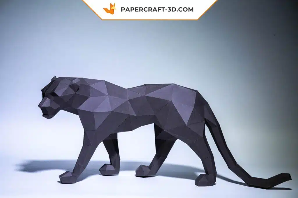 Papercraft de pantera negra de pie en origami 3D