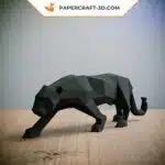 Papercraft de pantera negra à espreita em origami 3D