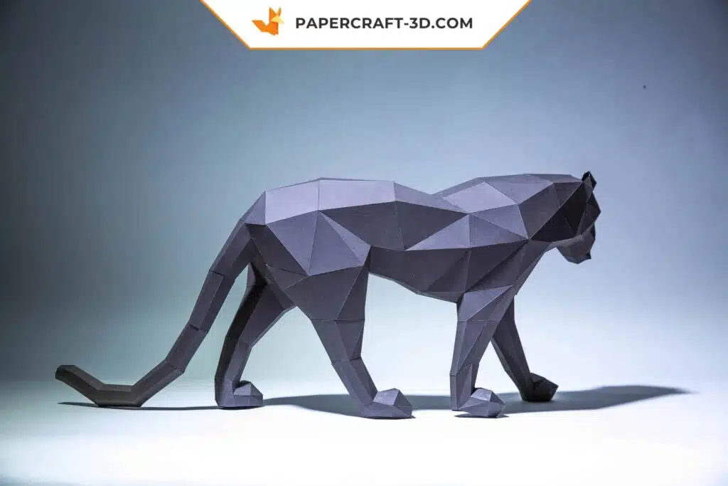 Papercraft de pantera negra de pie en origami 3D