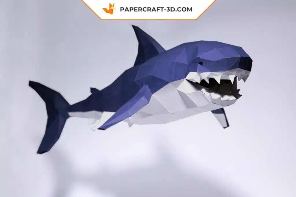 Papercraft de tubarão agressivo em origami 3D