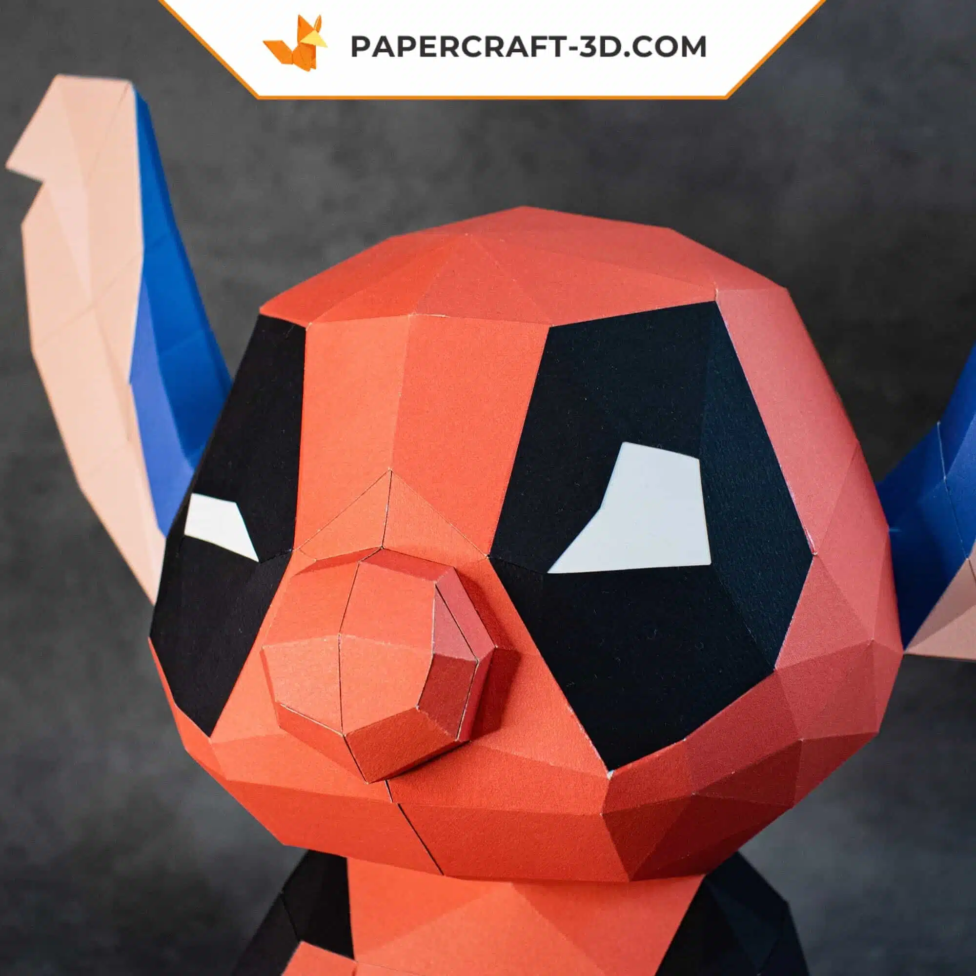 Papercraft de Stitch Deadpool em origami 3D, vista lateral
