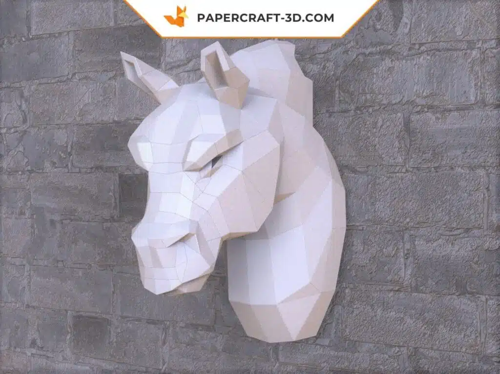 Papercraft cabeza de caballo gris en origami