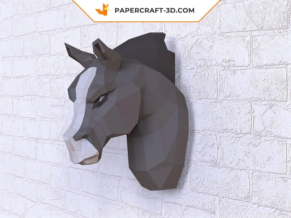 Papercraft horse head in 3D origami