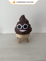 Papercraft di cacca divertente in origami 3D