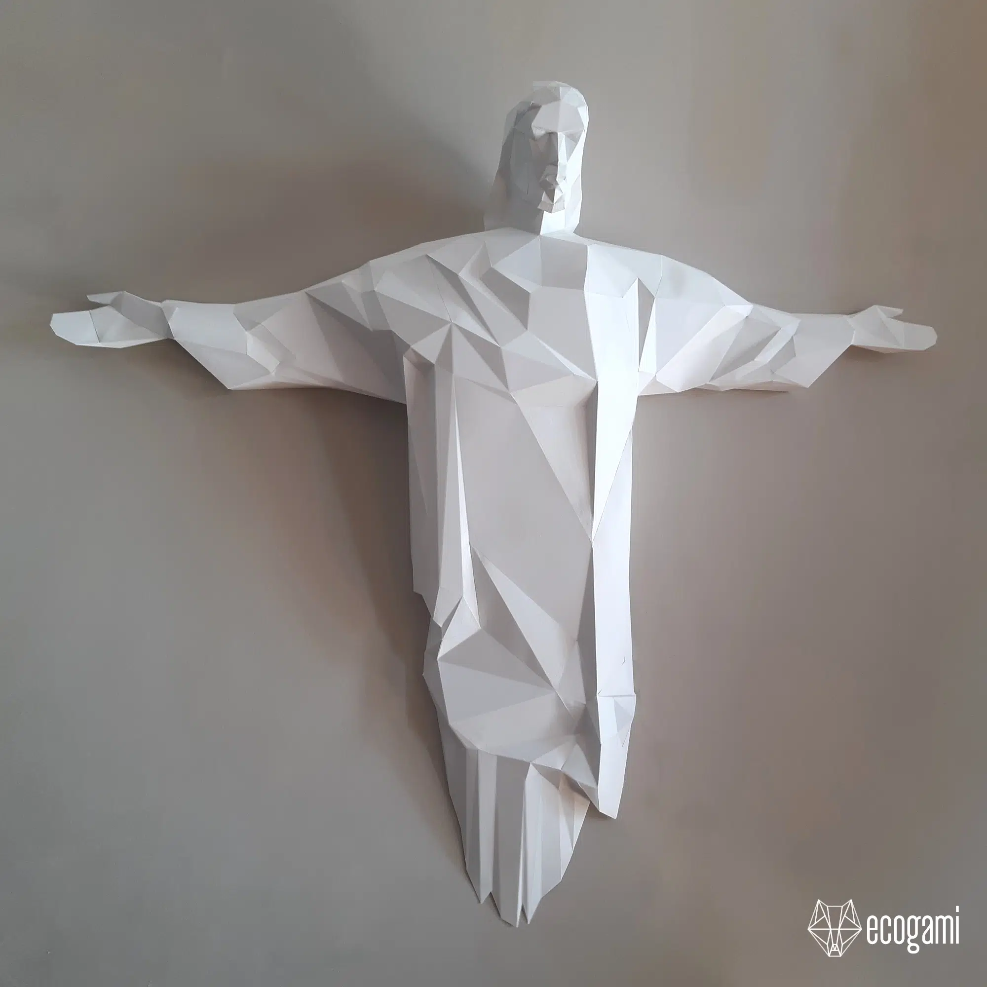 Papercraft du Christ rédempteur en origami 3D