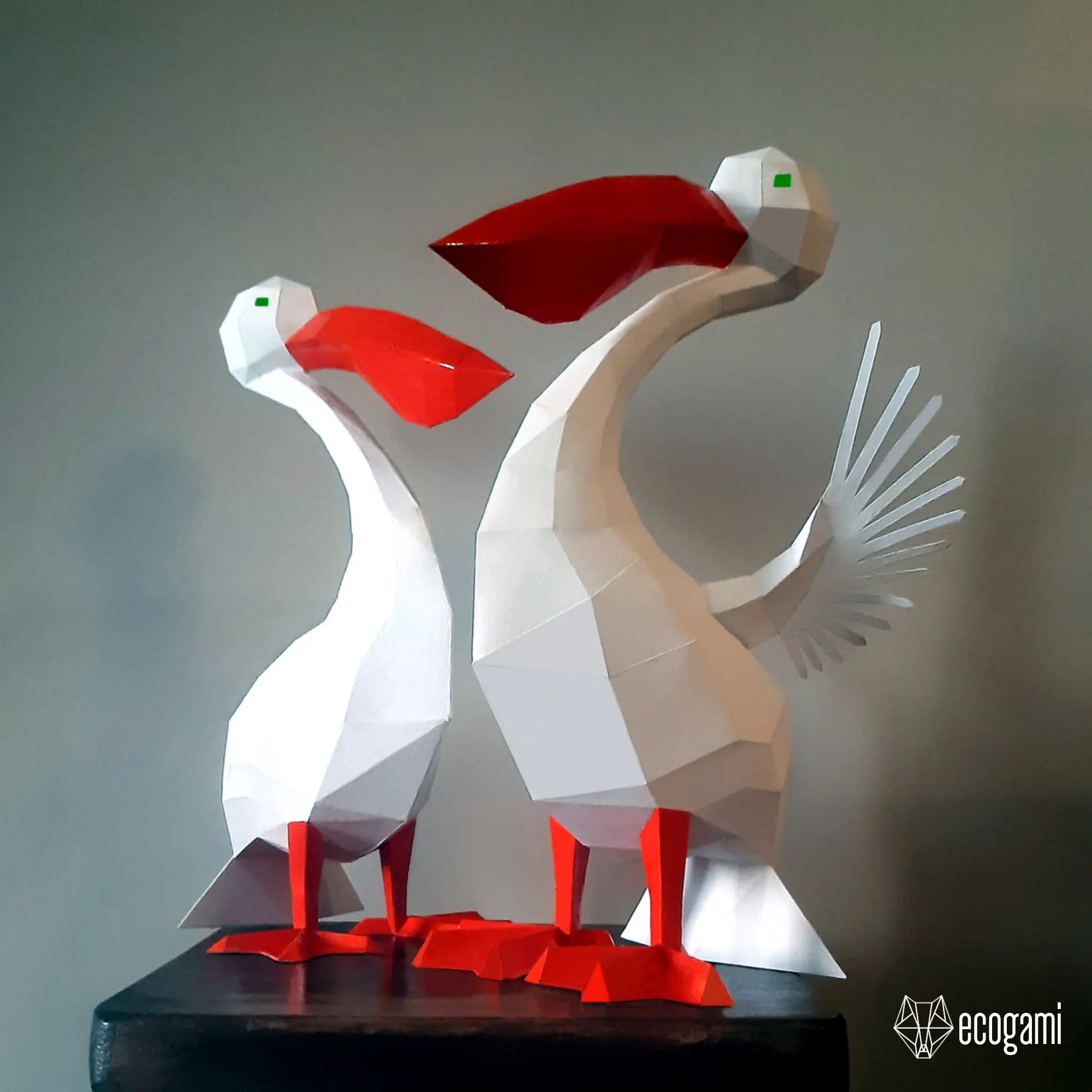 Papercraft van pelikanen in 3D-origami, weergave 5