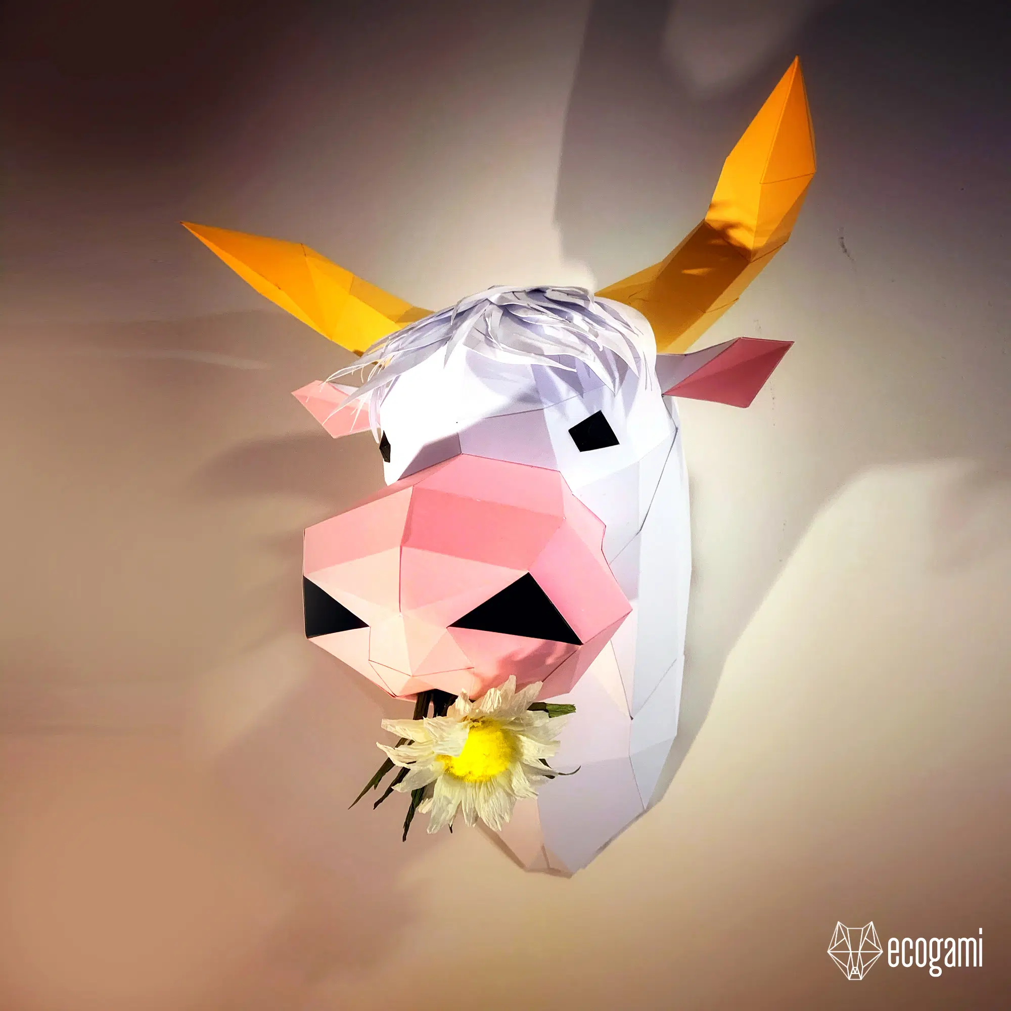 Koe hoofd in origami 3D, weergave 6