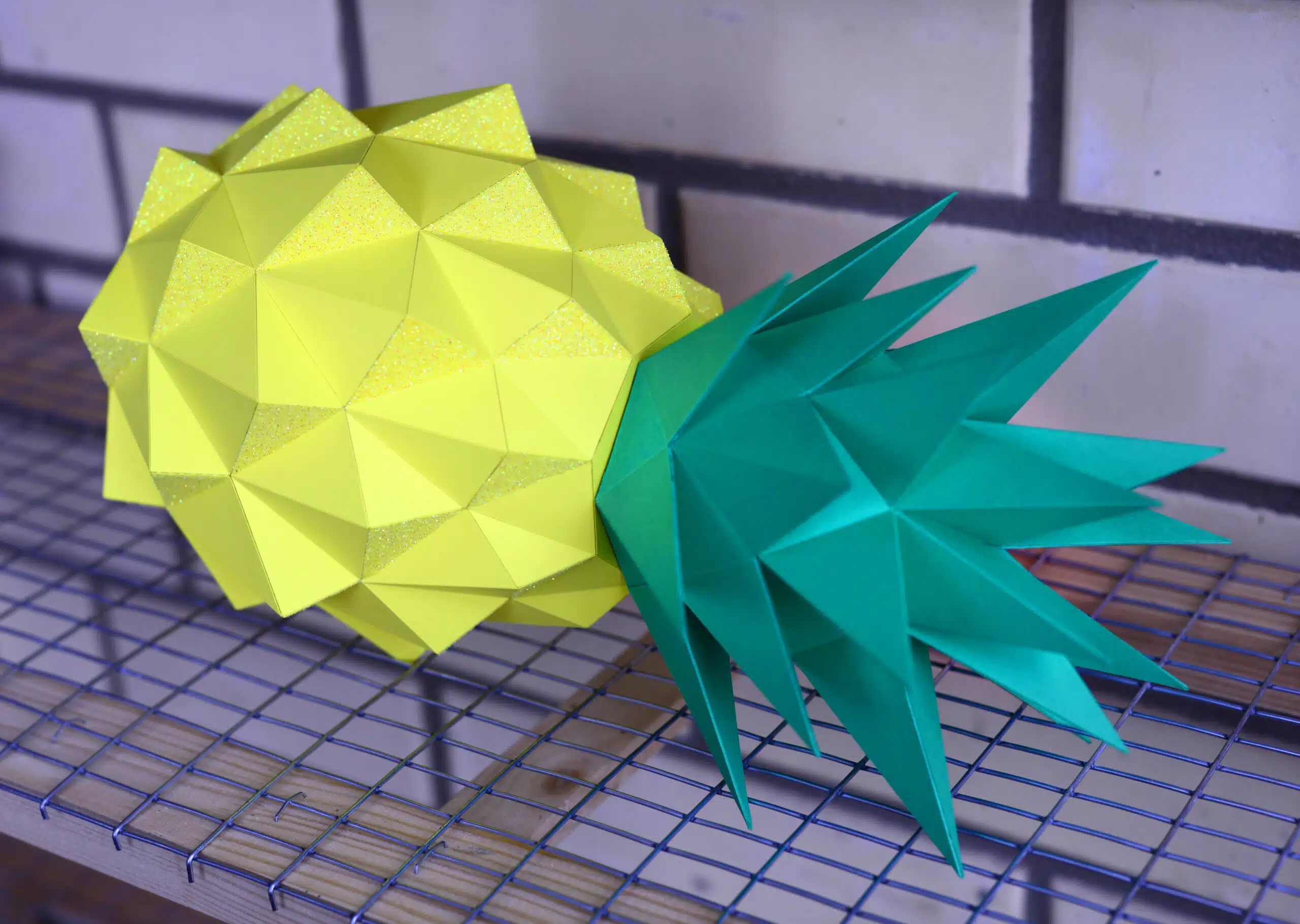 Papercraft gouden ananas in origami 3D, weergave 13