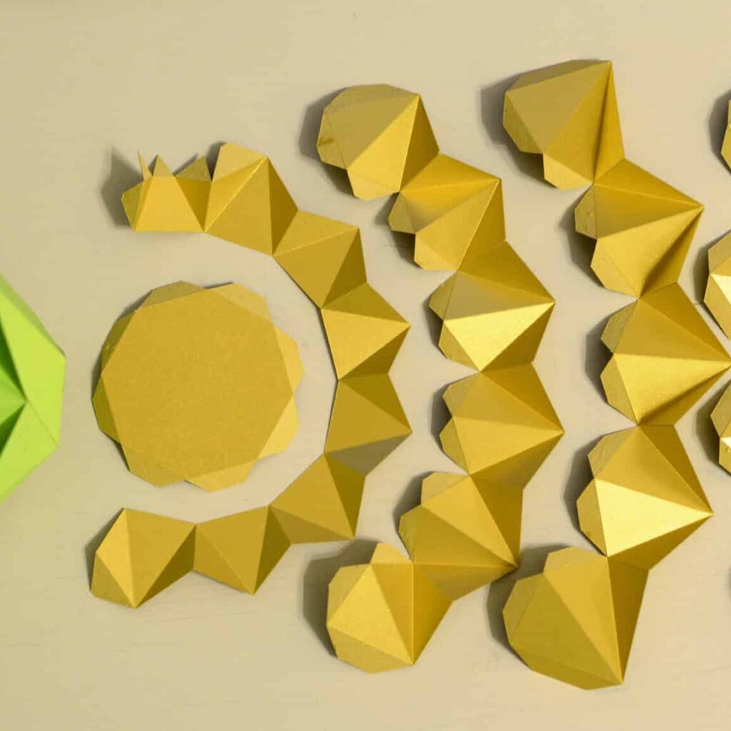 Papercraft pineapple in 3D origami
