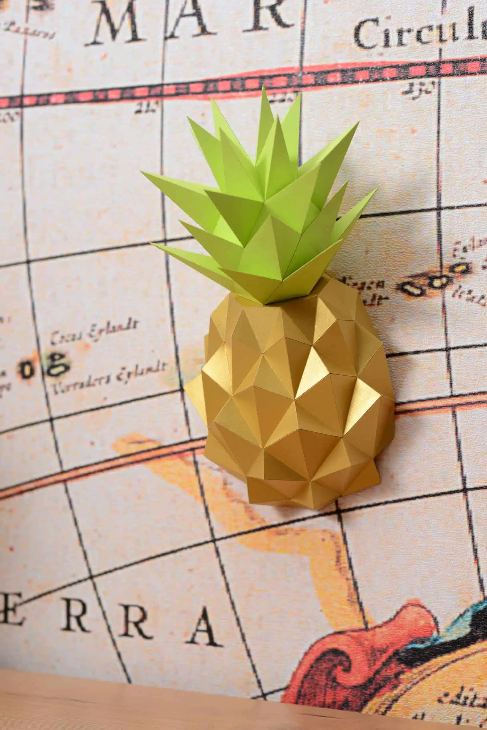 Papercraft gouden ananas in origami 3D, weergave 3