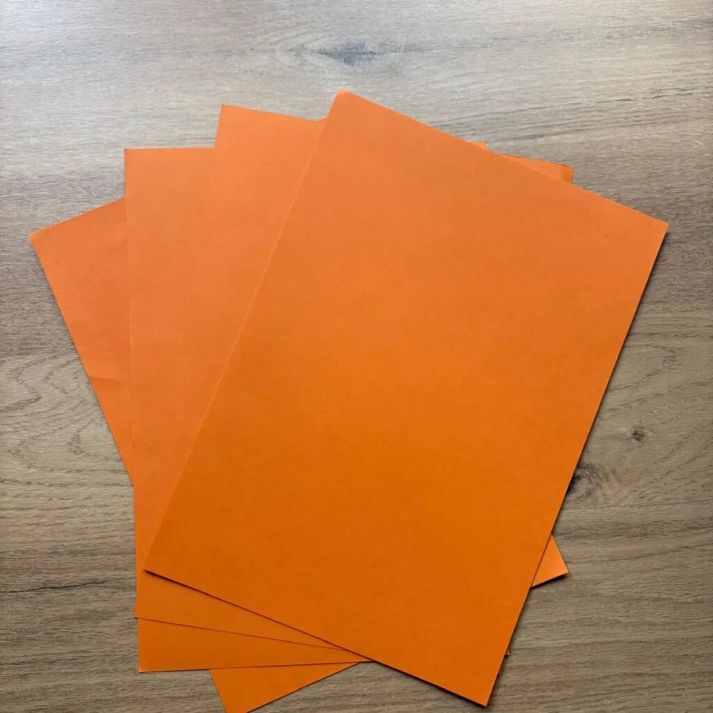 Papier cartonné Orange vifmat A4, + de 180 g/m²