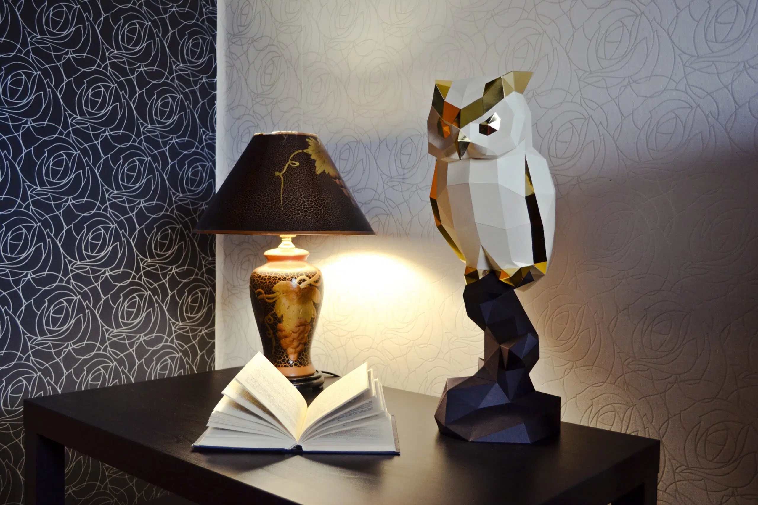 Papercraft di gufo in origami 3D, vista laterale