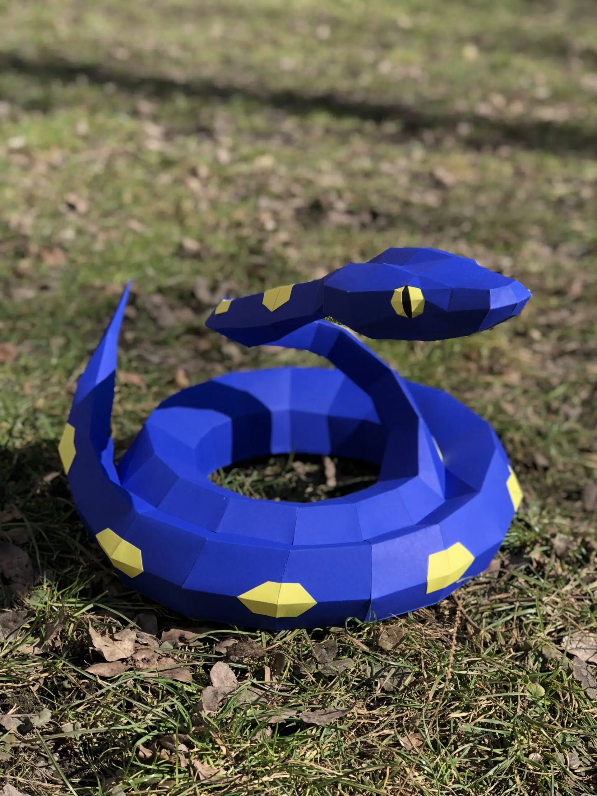 Papercraft serpente pitone vipera in origami, vista 2