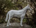 Papercraft stehendes Pferd im 3D-Origami, Detail, Ansicht 3