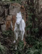 Papercraft stehendes Pferd im 3D-Origami, Rückansicht
