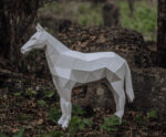 Papercraft cavallo in piedi in origami 3D