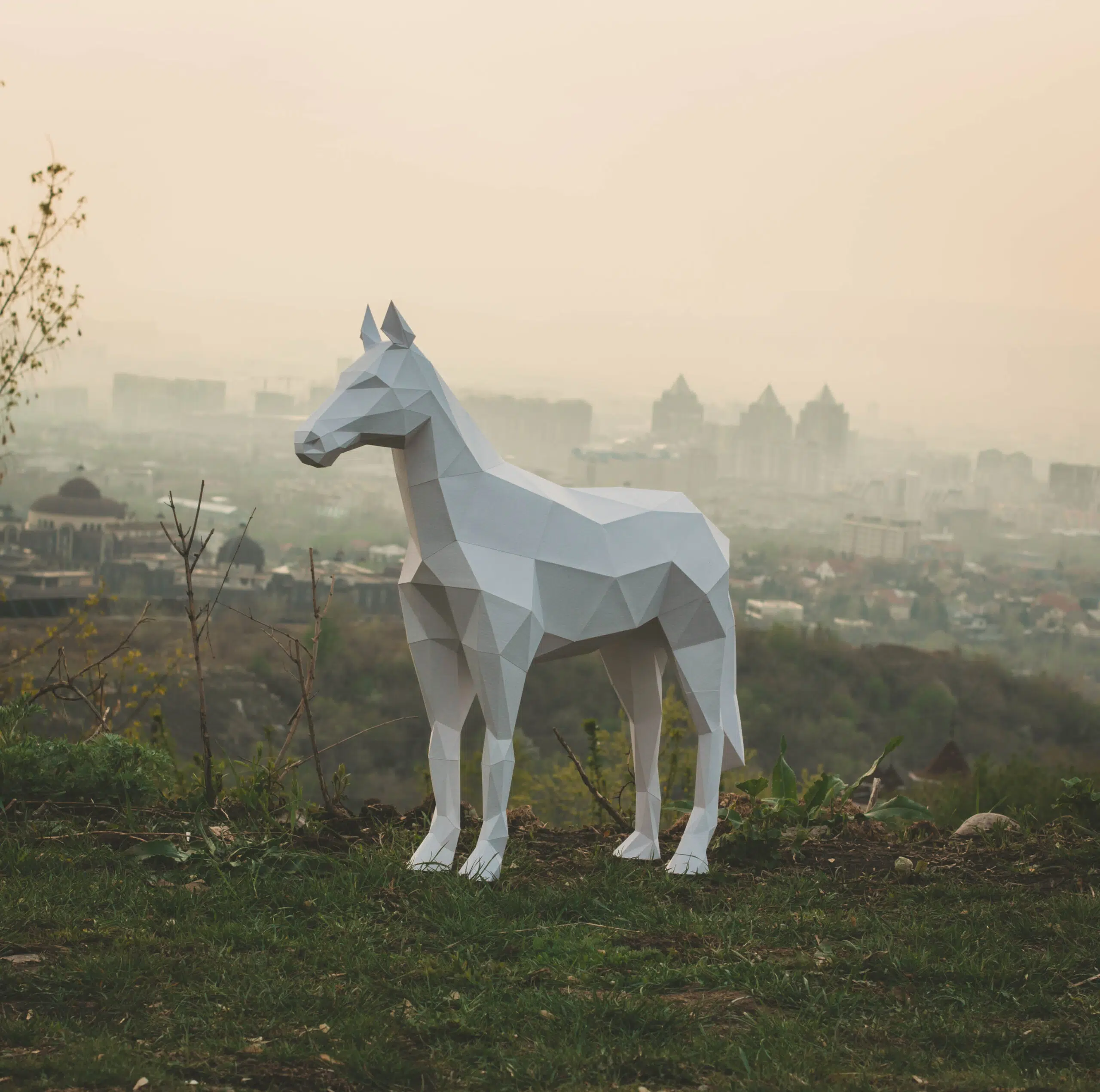 Papercraft stehendes Pferd im 3D-Origami, 3D-Modell, Ansicht 2