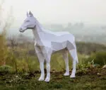 Papercraft stehendes Pferd im 3D-Origami, montiert, Ansicht 3