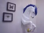 Papercraft licorne murale à crinière bleue en origami 3D