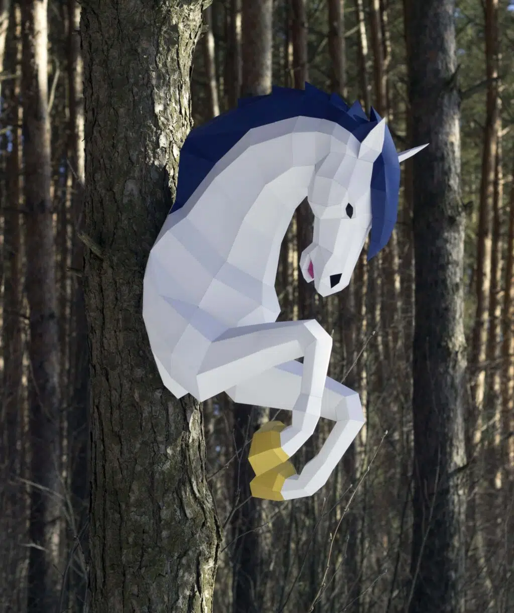 Papercraft licorne murale à crinière bleue en origami 3D