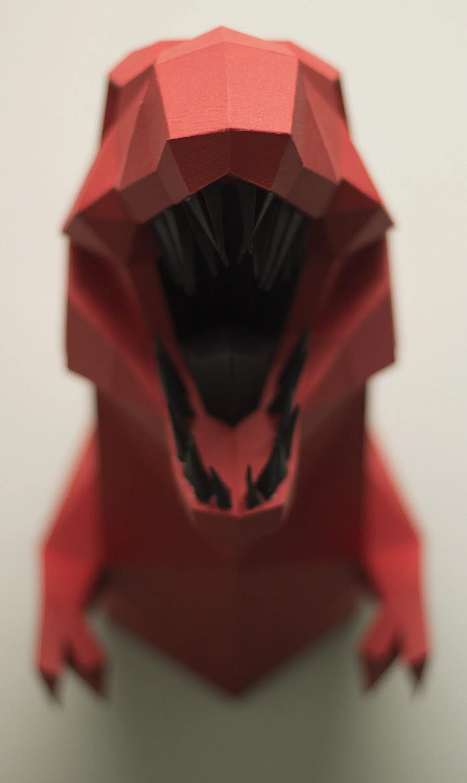 Papercraft cabeça de dinossauro T‑Rex Tyrannosaurus em origami 3D de papel – detalhe