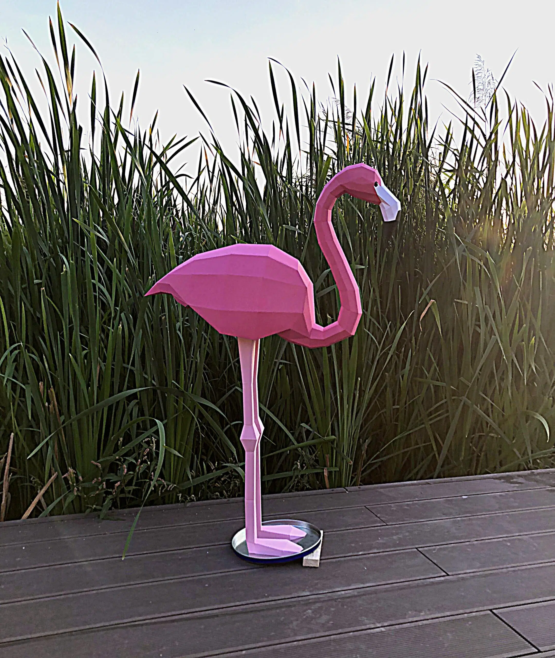 Papercraft dúo de flamencos rosas de pie en origami 3D, modelo 3D